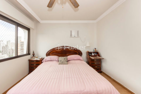 Image 11 - 1029354