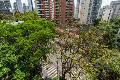 Image 19 - 1029376