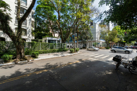 Image 105 - 1029376