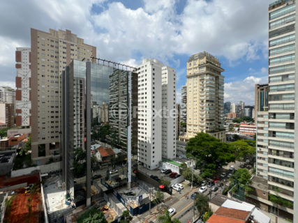 Image 11 - 1029396