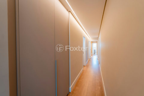 Image 32 - 1029456