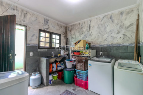Image 32 - 1029558