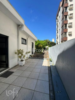 Image 31 - 1029698