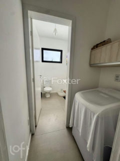 Image 32 - 1029698