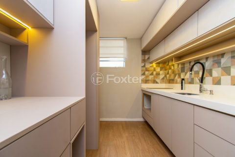 Image 7 - 1029760