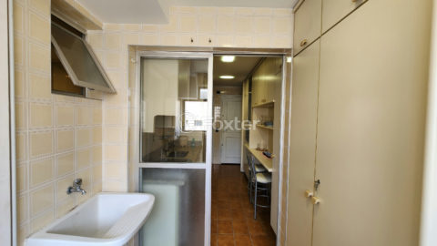 Image 37 - 1029856