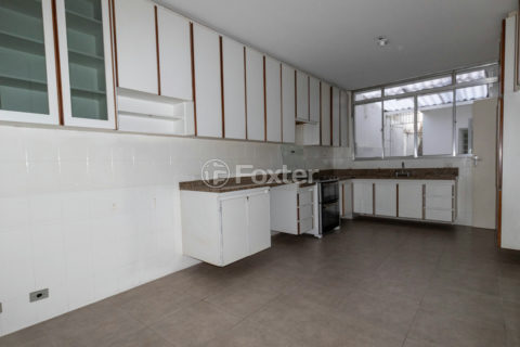 Image 32 - 1029912