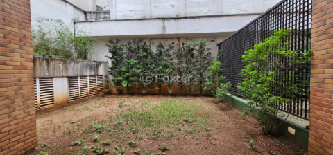 Image 8 - 1029938
