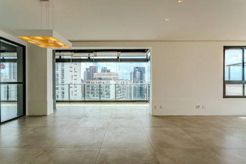 Image 25 - 1029946