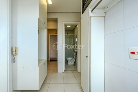 Image 20 - 1029946