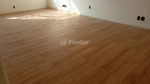 Image 32 - 1030007
