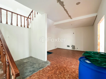 Image 35 - 1030007