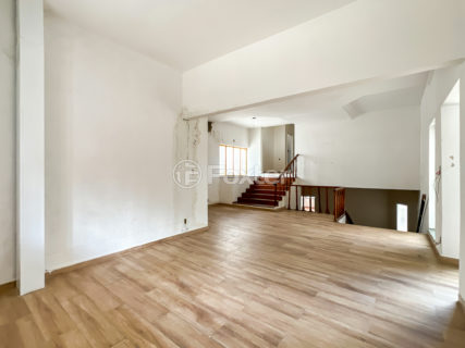 Image 33 - 1030007