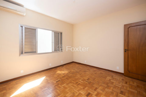 Image 37 - 1030017