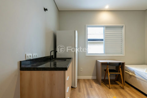 Image 32 - 1030018
