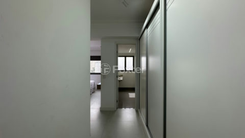 Image 22 - 1030039