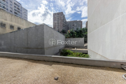 Image 19 - 1030042