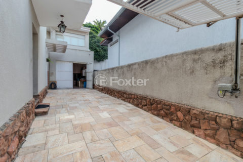 Image 30 - 1030043