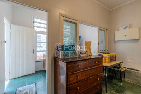 Image 33 - 1030043