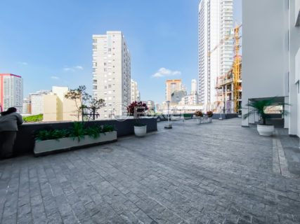 Image 30 - 1030044
