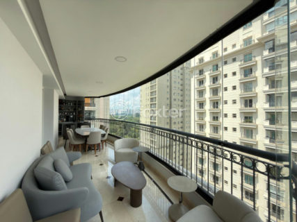 Image 22 - 1030056