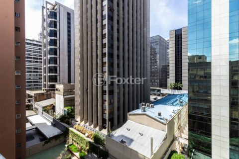 Image 22 - 1030057
