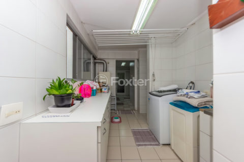 Image 37 - 1030059