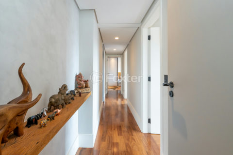 Image 33 - 1030062