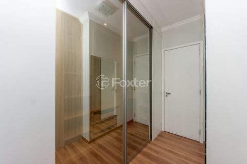 Image 22 - 1030071
