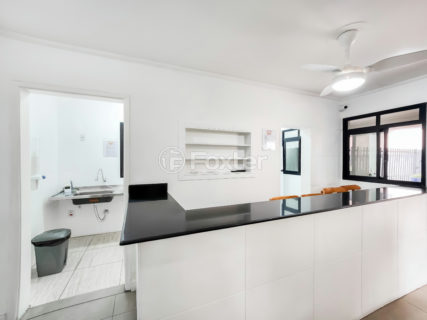 Image 16 - 1030074