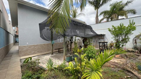 Image 68 - 1030075