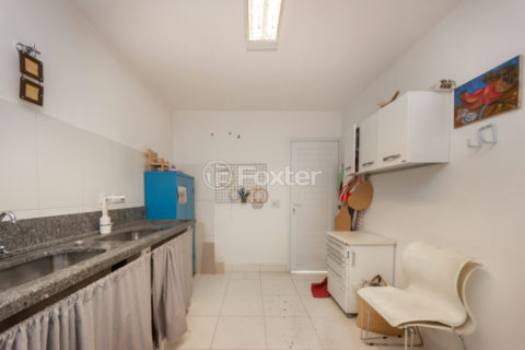 Image 39 - 1030076