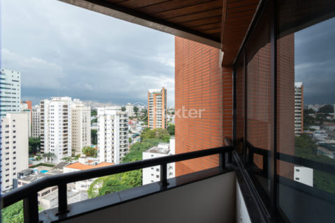 Image 28 - 1030086