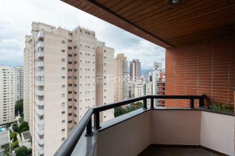 Image 46 - 1030086