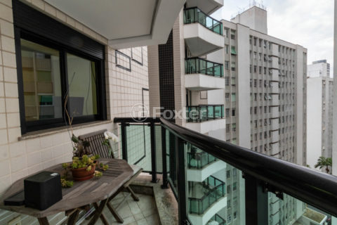 Image 8 - 1030089