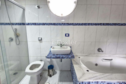 Image 34 - 1030104