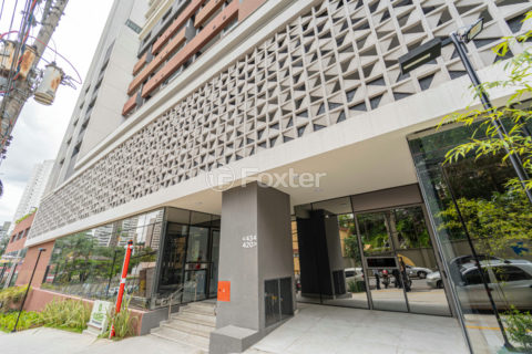 Image 47 - 1030105