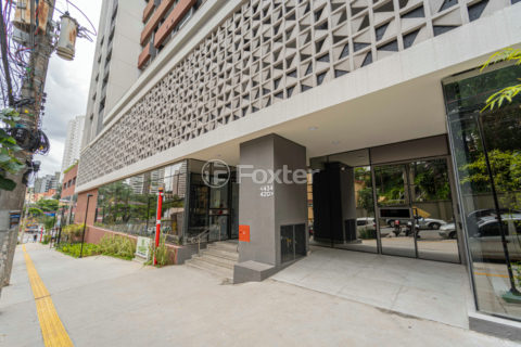 Image 48 - 1030105