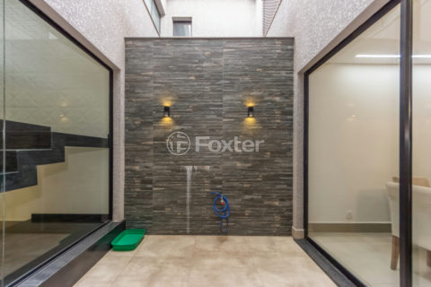 Image 36 - 1030106