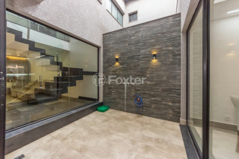 Image 35 - 1030106