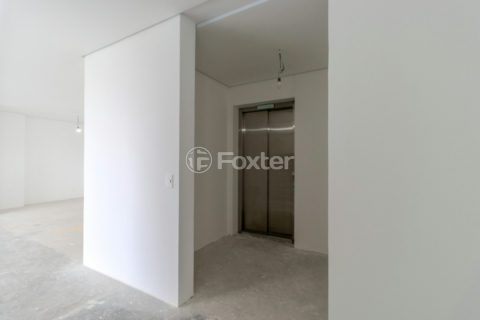 Image 47 - 1030112