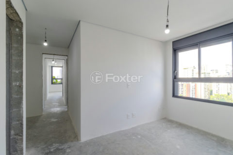 Image 32 - 1030112