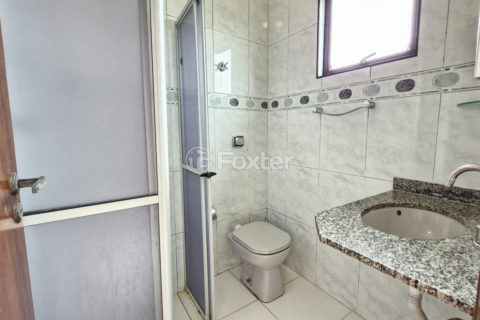 Image 19 - 1030115