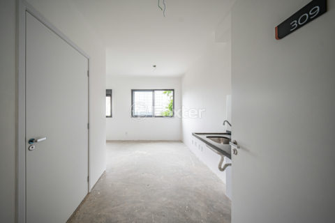Image 2 - 1030138