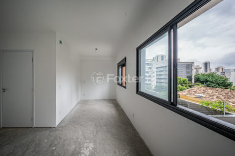 Image 7 - 1030138