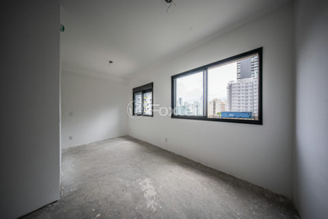 Image 13 - 1030138