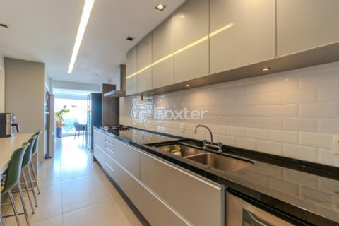 Image 28 - 1030142