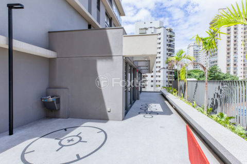 Image 42 - 1030145