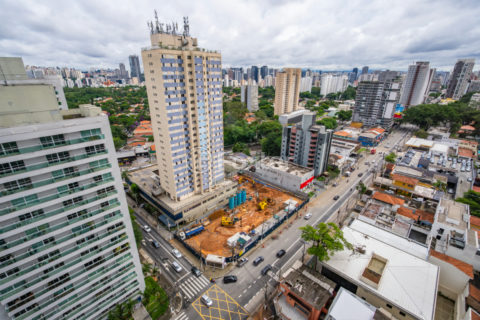 Image 21 - 1030158