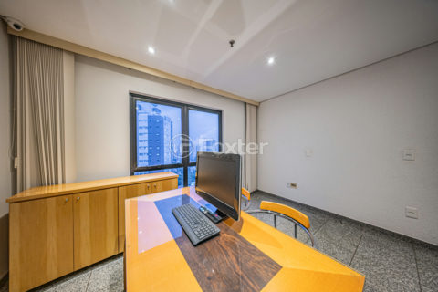Image 30 - 1030172